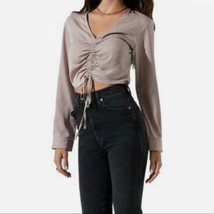 NWT ASTR The Label Women's Satin Ruched Long Sleeve Cropped V-Neck Blouse XS
